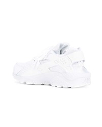 Chaussures de sport blanches Nike