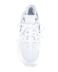 Chaussures de sport blanches Nike