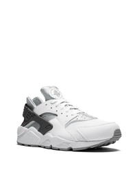 Chaussures de sport blanches Nike