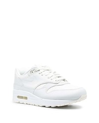 Chaussures de sport blanches Nike