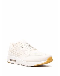 Chaussures de sport blanches Nike