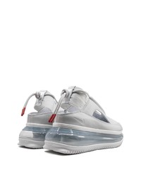 Chaussures de sport blanches Nike