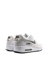 Chaussures de sport blanches Nike