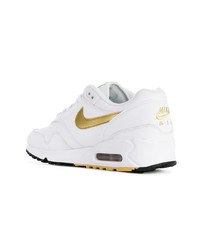 Chaussures de sport blanches Nike