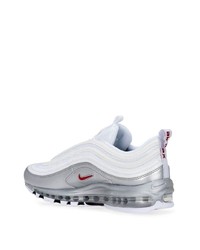 Chaussures de sport blanches Nike