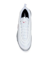 Chaussures de sport blanches Nike