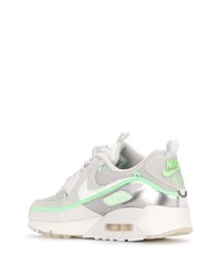 Chaussures de sport blanches Nike