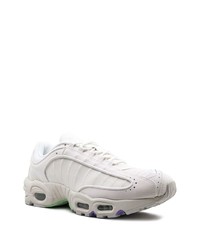 Chaussures de sport blanches Nike