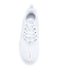 Chaussures de sport blanches Nike