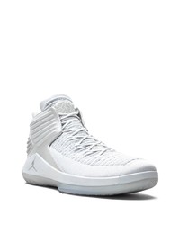 Chaussures de sport blanches Jordan