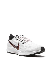 Chaussures de sport blanches Nike