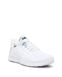 Chaussures de sport blanches APL Athletic Propulsion Labs