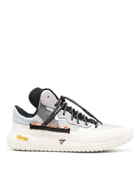 Chaussures de sport blanches Brand Black