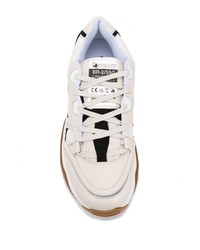 Chaussures de sport blanches Axel Arigato