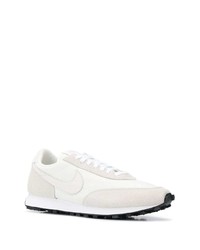 Chaussures de sport blanches Nike