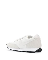 Chaussures de sport blanches Nike