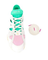 Chaussures de sport blanches adidas