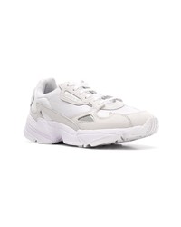 Chaussures de sport blanches adidas