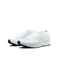 Chaussures de sport blanches Nike