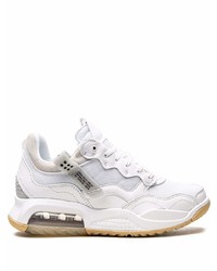 Chaussures de sport blanches Jordan