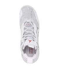 Chaussures de sport blanches Nike