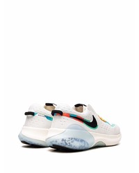 Chaussures de sport blanches Nike