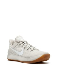 Chaussures de sport blanches Nike