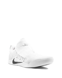 Chaussures de sport blanches Nike