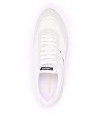 Chaussures de sport blanches Axel Arigato