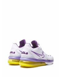 Chaussures de sport blanches Nike