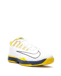 Chaussures de sport blanches Nike