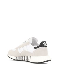 Chaussures de sport blanches adidas