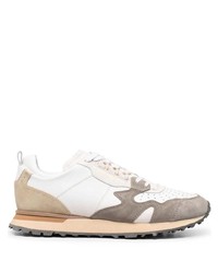 Chaussures de sport blanches Moma