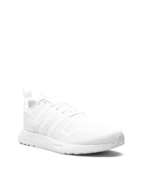 Chaussures de sport blanches adidas