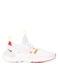 Chaussures de sport blanches Nike