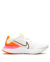 Chaussures de sport blanches Nike