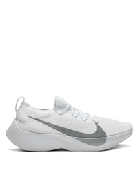 Chaussures de sport blanches Nike