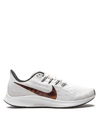 Chaussures de sport blanches Nike