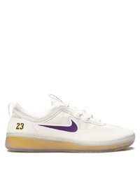 Chaussures de sport blanches Nike