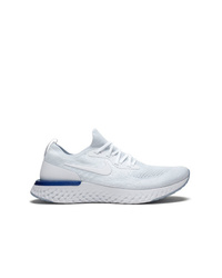 Chaussures de sport blanches Nike