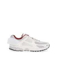 Chaussures de sport blanches Nike