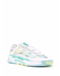 Chaussures de sport blanches adidas