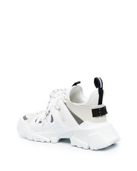 Chaussures de sport blanches McQ