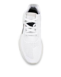 Chaussures de sport blanches adidas