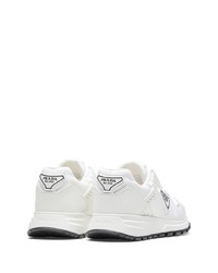 Chaussures de sport blanches Prada