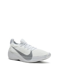 Chaussures de sport blanches Nike