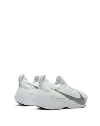 Chaussures de sport blanches Nike