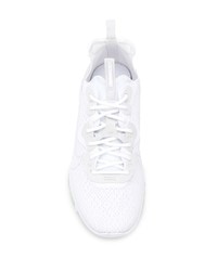 Chaussures de sport blanches Nike