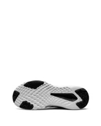 Chaussures de sport blanches Nike