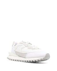 Chaussures de sport blanches Axel Arigato